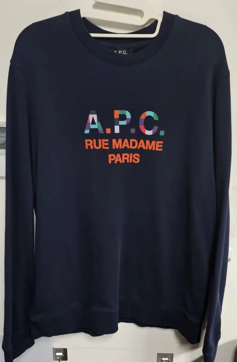 APC 아페쎄 롱슬리브